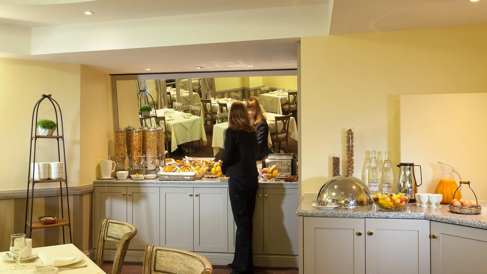 La Du Roy Champs Elysees Hotell 4*