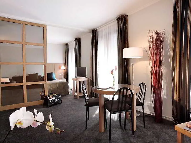 La Du Roy Champs Elysees Hotel