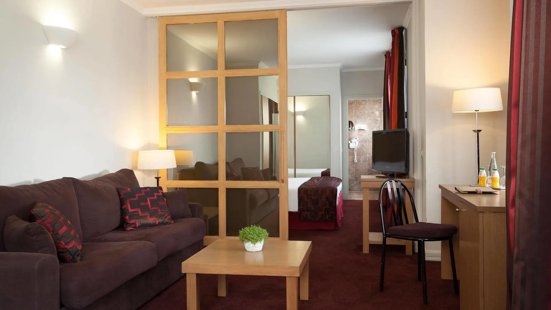 La Du Roy Champs Elysees Hotel 4*